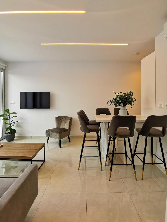 Phaedrus Living Apartament