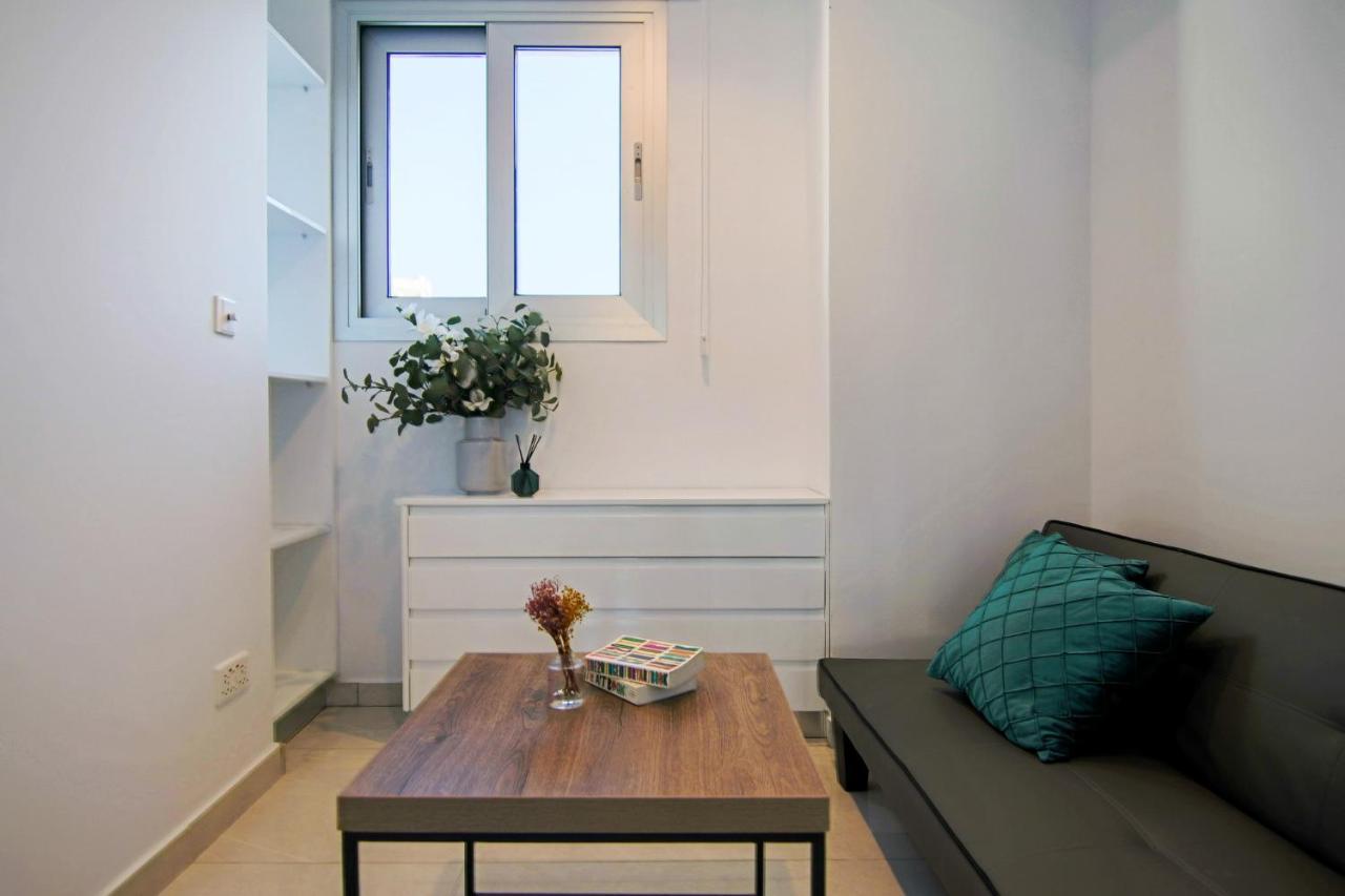 Phaedrus Living Apartament